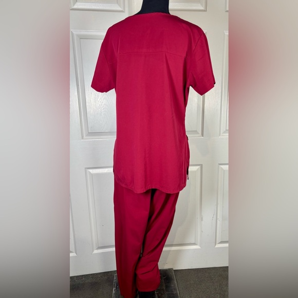 Burgundy Grey’s Anatomy Women’s   Scrub Set Size Large - Picture 6 of 16